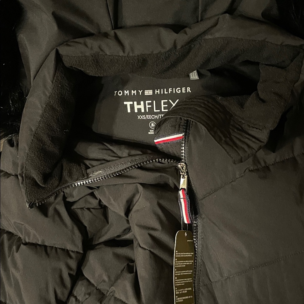 Tommy Hilfiger TH Flex Black Winter Jacket Removable Faux Fur Hood adj waist - Picture 2 of 14